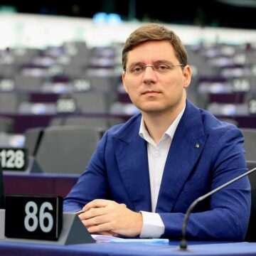 Victor Negrescu cere un restart digital pentru România: digitalizarea și securitatea cibernetică, urgențe naționale