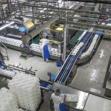 Creșterile salariale schimbă economia României