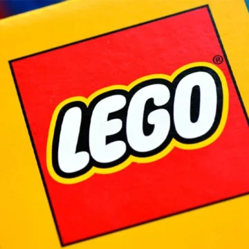 Cover-Lego Lego: joc intergenerațional în era digitală