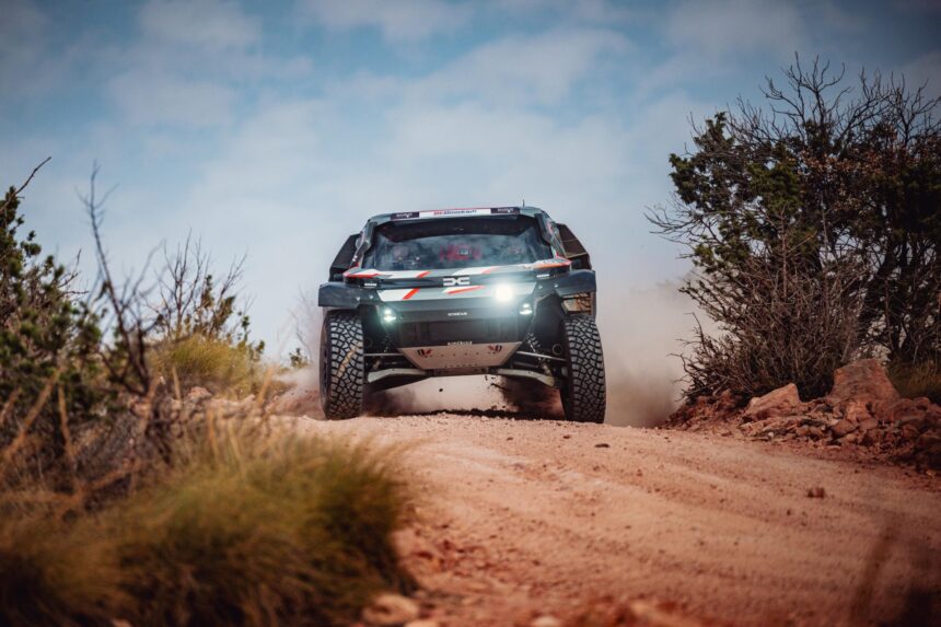 Dacia Sandrider și Sébastien Loeb – pe primul loc înainte de ultima etapă a Raliului Marocului