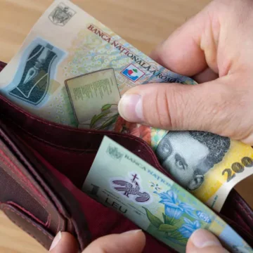 Sumele mari care stau „gratis” în conturile curente ale românilor