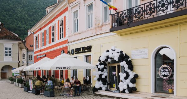 5-to-go-Piata-Sfatului-1-600x320 La 20 de ani, a transformat o idee într-o afacere de jumătate de milion de euro: povestea Mălinei, tânăra care a pariat pe cafea și curaj
