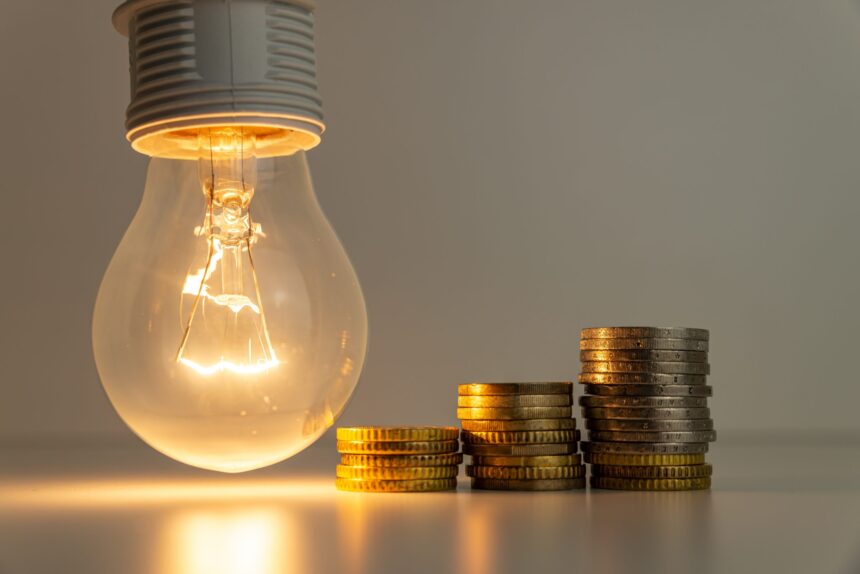 Economie_bec-scaled Primești bani dacă reduci consumul de energie în anumite ore