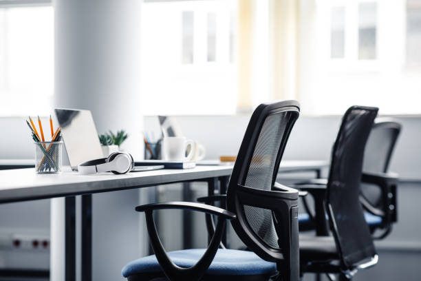 istockphoto-1284066336-612x612 Companiile private pun frână angajărilor ca să suporte costurile majorărilor salariale