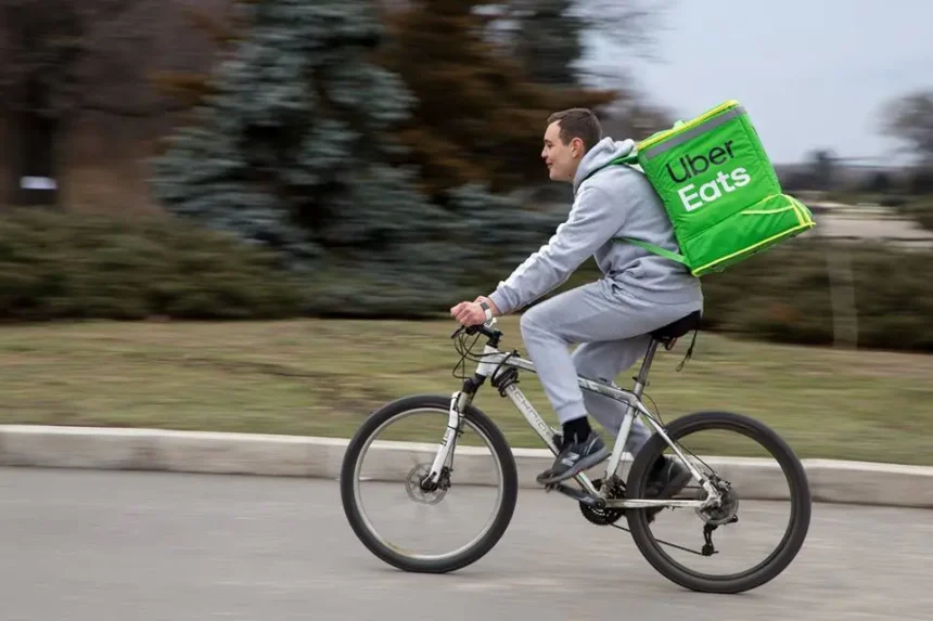 Uber Eats vine în România: O piață cu potențial uriaș