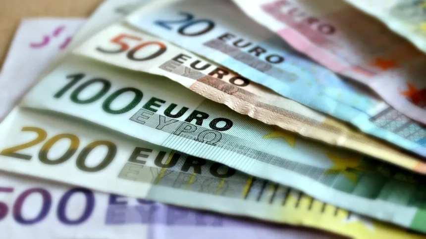 Euro atinge un nou record: presiune tot mai mare pe leu
