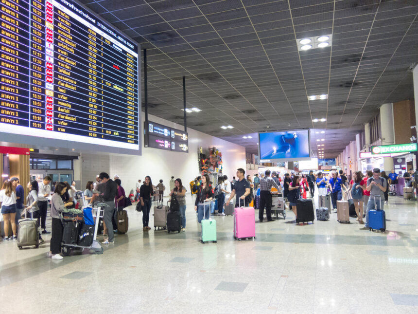 Blocaje în tranzit pentru muncitorii străini, lipsuri de personal în România