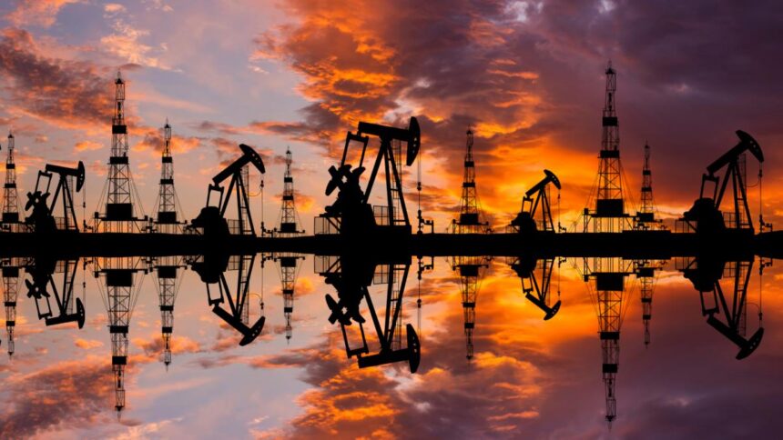 Petrolul sare peste 104 dolari pe fondul tensiunilor globale