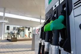 images Surpriză la pompă: motorina s-a ieftinit, în timp ce benzina s-a scumpit
