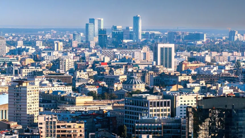 Euro a crescut, iar piața imobiliară a început să încetinească