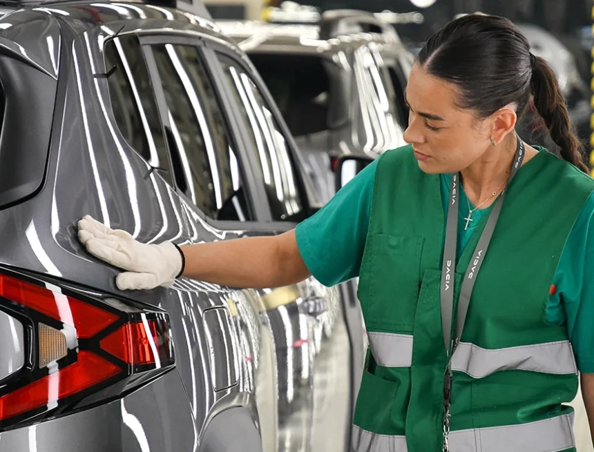 Renault lansează plecări voluntare la Dacia și RTR